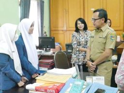 Wamendagri Apresiasi Disdukcapil Sidoarjo Atas Inovasi Layanan Cepat Jemput Bola untuk Warga Kota Delta