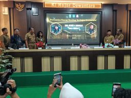 Resmikan Ruang Pertemuan Ki Hajar Dewantara, Kabid Pembinaan GTK Ajak Guru dan Siswa SMAN 4 Sidoarjo Terus Berinovasi