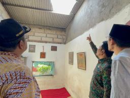 Sidak RTLH dan Rumah Roboh Di Sedati Dihuni 3 Yatim Piatu, Plt Bupati Sidoarjo Janji Segera Perbaiki