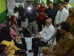 Plt Bupati Sidoarjo dan Menko Pangan Tinjau Program Cek Kesehatan Gratis di Puskesmas Taman Sidoarjo