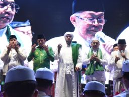 Sidoarjo Bersholawat Meriahkan Hari Jadi Kabupaten Sidoarjo ke 166 di Parkir MPP