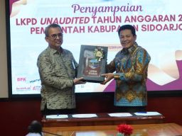 Serahkan LKPD Tahun 2024, Plt Bupati Sidoarjo Targetkan Kembali Raih Opini WTP