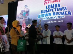 Penutupan LKS Dikmen 2025 Ajang Peningkatan Unjuk Prestasi Siswa, Juara Umum Diraih SMK 2 Krian