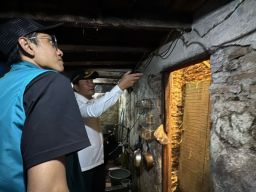 Sidak RTLH di Taman dan Waru, Bupati Sidoarjo Bantu Perbaikan Hunian Bagi Warga Miskin di Kota Delta