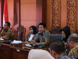 Ditarget Selesai Sebelum Idul Fitri 1446 Hijriyah, Bupati Sidoarjo Pimpin Rakor Perbaikan 445 Titik Jalan Rusak