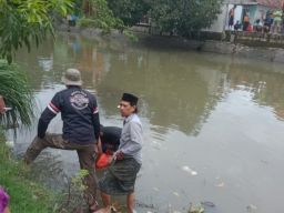 Ditemukan Dalam Kondisi Meninggal, Bocah SD Tenggelam di Sungai Pucang Ditemukan Di Blurukidul