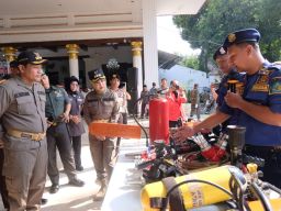 Bupati dan Wabup Sidoarjo Pimpin Apel Kesiapsiagaan HUT Satpol PP, Satlinmas dan Damkar di Pendopo Delta Wibawa