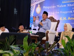 Pengajian Rutin Ahad Pahing Bersamaan Halal Bihalal Hadirkan KH Anwar Zahid Ingatkan Berkah Ramadhan dan Idul Fitri