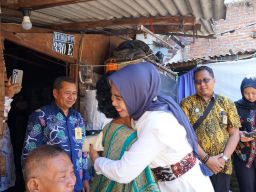 Prihatin Kondisi Warga Miskin, Wabup Sidoarjo Sidak Lokasi Rencana Perbaikan RTLH Milik Warga Kletek Taman