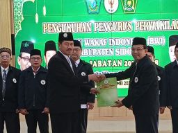 Pengukuhan Pengurus Perwakilan BWI, Bupati Dukung Percepatan Sertifikat Wakaf Masjid Musala dan Sekolah di Sidoarjo