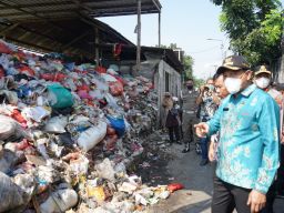 Usai Dikeluhkan Warga, Pemkab Sidoarjo Ambil Alih Penanganan TPS3R Ngampelsari Candi yang Berbau Busuk