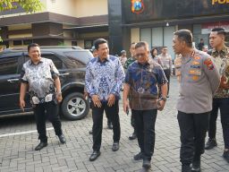 Bupati Sidoarjo Dampingi Kompolnas Saat Penilaian Kompolnas Award 2025 di Polresta Sidoarjo