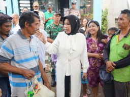 Wabup Sidoarjo Blusukan ke Balongbendo, Janjikan Segera Renovasi Dua Rumah Warga Miskin Nyaris Roboh