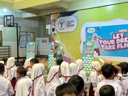 MPLS SD Al Muslim Ajak Siswa Terbangkan Pesawat Bertuliskan Cita-Cita, Awal yang Ramah Gapai Mimpi