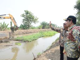 Dikerjakan Lebih Awal, Bupati Sidoarjo Genjot Normalisasi Sungai di Musim Kemarau