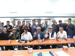 Duet Akhmad Munir dan Atal Depari Resmi Daftar Caketum dan Calon Ketua DK PWI Periode 2025 - 2030