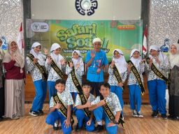Kids Leader SD Al Muslim Berbagi Kebahagian Bersama Para Lansia di Griya Lansia Malang