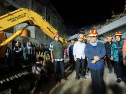 Gerak Cepat, Ketua Dewan Sidoarjo Dampingi Gubernur dan Wagub Jatim Tinjau Reruntuhan Musala Ponpes Al Khoziny Buduran