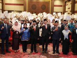 324 PPPK Terima SK Tahap II, Bupati Sidoarjo Subandi Minta Tingkatkan Inovasi dan Profesionalisme Kerja