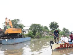 Antisipasi Banjir, Bupati Sidoarjo Genjot Normalisasi Sungai di Beberapa Kampung Langganan Banjir