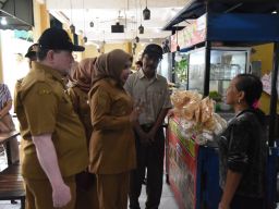 Pedagang Keluhkan Sepi Pembeli, Wabup Sidoarjo Bakal Tata Ulang Sentra Kuliner JL Gajahmada Sidoarjo