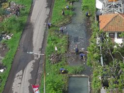 Mesin Pompa Air Disiagakan 24 Jam, Giliran Sungai Bluru Hingga Rangkah Kidul Dinormalisasi Dinas PUBM dan SDA Sidoarjo