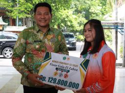 Serahkan Bonus Atlet Porprov IX Jatim, Bupati Subandi Janji Pemkab Sidoarjo Bakal All Out Dukung Prestasi Para Atlet
