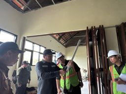 Bupati Sidoarjo Sidak Pembangunan SDN Suko, Pastikan Kualitas Bangunan Proyek Sesuai Standar