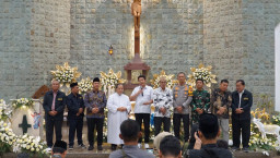 Beri Rasa Aman, Bupati bersama Forkopimda Sidoarjo Kunjungi Beberapa Gereja di Malam Natal 2025