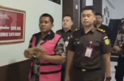 Dituding Pungli Pengembang Hampir Rp 1 Miliar, Penyidik Pidsus Kejari Sidoarjo Tahan Kades Mulyodadi Wonoayu