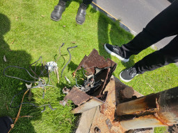 Baca juga : Puluhan Tiang PJU di Jantung Kota Delta Keropos Dibiarkan Rawan Ambruk, Dishub Sidoarjo Ngaku Terbentur Anggaran