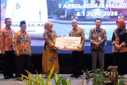 Diminta Terus Jadi Teladan, 141 PNS di Lingkungan Pemkab Sidoarjo Terima SK Pensiun