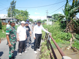 Kondisinya Tak Layak, Bupati Sidoarjo Sidak Jembatan Tarik Penghubung Kwatu Mojokerto Janji Dibangun Tahun 2027