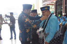 Baca juga : Masa Tunggu Haji di Sidoarjo 29 Tahun, Tiga Kloter 1.133 CJH Diberangkatkan Bupati Subandi dari Pendopo Delta Wibawa