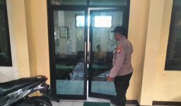 Baca juga : Geger! Kades Buncitan Ditemukan Tewas di Kantor Balai Desa dengan Leher Terlilit Tali Biru dalam Posisi Duduk