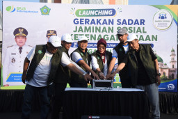 Baca juga : Tekan Kemiskinan Ekstrem, Pemkab Sidoarjo dan BPJS Ketenagakerjaan Luncurkan ‘GARDU Sosial’ RT/RW dan Rumah Ibadah