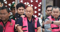 Baca juga : Terlilit Skandal Jual-Beli Titik SPPG Bernilai Miliaran, Mantan Kepala BGN Dadan Hindayana Resmi Ditahan Kejagung