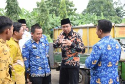 Gus Muhdlor Segera Perbaiki Jalan Rusak Sidomojo Krian dengan Dibeton
