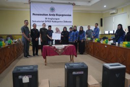 Bersama Inspektorat, Bagian Hukum dan Kearsipan, Begini Prosesi Pemusnahan Arsip di Lingkungan Sekretariat DPRD Sidoarjo