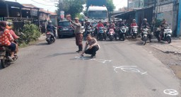 Hendak Mendahului, Jatuh Tergencet Dump Truk di Jemundo Taman, Pengendara Motor Vario Asal Mojosari Tewas