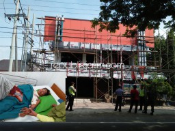 Tersengat Listrik, Pekerja Asal Wonogiri Luka Bakar Terjatuh dari Gedung