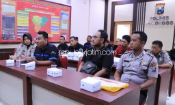 Kapolres Ponorogo Minta Humas Kreatif Dan Pintar Ambil Angel Foto