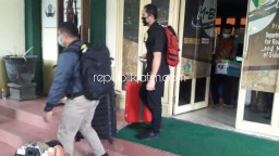 KPK Geledah Ruang Kerja Bupati dan Sejumlah Kepala Dinas Pemkab Sidoarjo