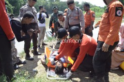Tim Tanggap Bencana Ponorogo Selamatkan Korban Banjir dan Tanah Longsor
