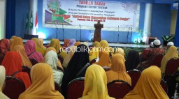 PD Aisyiyah Sidoarjo Wisuda Puluhan Wirausahawati dan Muballighot Perempuan