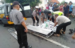 Motor Tabrak Truk Tangki Ngerem Mendadak, Pemotor Asal Tulangan Tewas