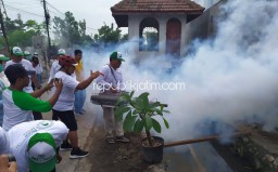 Disambati Kebersihan, BHS Bersihkan Sungai, Fogging dan Gelar Pemeriksaan Kesehatan Gratis