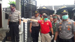 Tinggal Sendirian, Karyawan PT Indolog Ditemukan Tewas Membusuk di Rumahnya