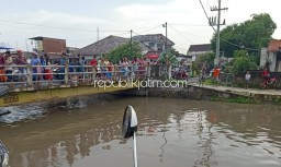 Tiga Pelajar SMPN 5 Sidoarjo Tenggelam di Sungai Pucang Masih Berseragam