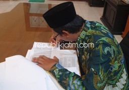 Usai Dilantik, Gus Muhdlor Langsung Teken Perbup Percepat Aliran Dana Desa Rp 600 Miliar Lebih